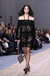 Vestido negro de la colección primavera/verano 2016 de Chloé en Paris Fashion Week