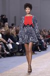 Vestido rojo y azul de la colección primavera/verano 2016 de Chloé en Paris Fashion Week