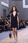 Vestido corto azul marino de la colección primavera/verano 2016 de Chloé en Paris Fashion Week