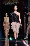 Conjunto de volantes de la colección primavera/verano 2016 de Balmain en Paris Fashion Week