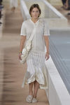 Falda de rayas de la colección primavera/verano 2016 de Balenciaga en Paris Fashion Week