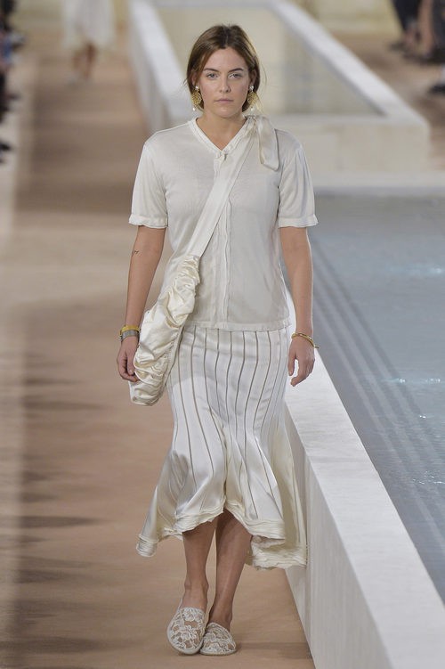 Falda de rayas de la colección primavera/verano 2016 de Balenciaga en Paris Fashion Week