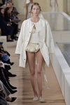 Abrigo blanco de la colección primavera/verano 2016 de Balenciaga en Paris Fashion Week