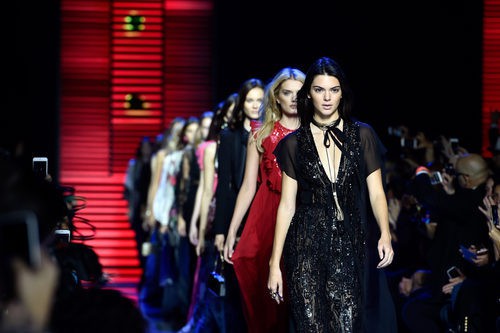 Carrusel de la colección de primavera/verano 2016 de Elie Saab en París Fashion Week