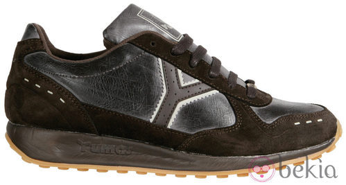 Zapatilla Alexy marrón de la colección otoño/invierno 2011 de Yumas
