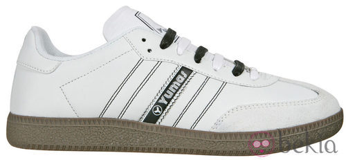 Zapatilla Arizona blanca y negra de la colección otoño/invierno 2011 de Yumas