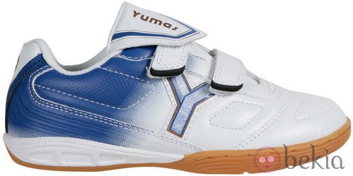 Zapatilla Champions League blanca y azul de la colección otoño/invierno 2011 de Yumas