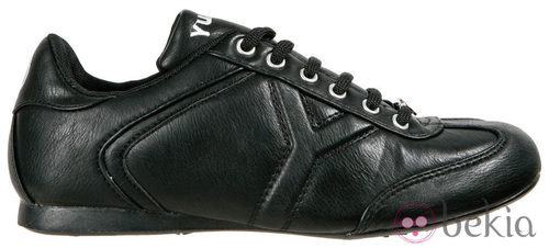 Zapatilla Davinia negra de la colección otoño/invierno 2011 de Yumas