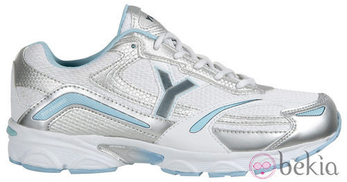 Zapatilla Golden blanca y celeste de la colección otoño/invierno 2011 de Yumas