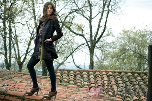 Malena Costa con un abrigo de la colección otoño/invierno 2011 de Indiwoman by Individual