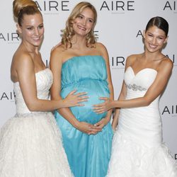 Edurne y Úrsula Corberó miman la barriguita de Alba Carrillo en la presentación de Aire Barcelona