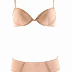 Conjunto de sujetador y slip rosa de la colección Goldenpoint otoño 2011