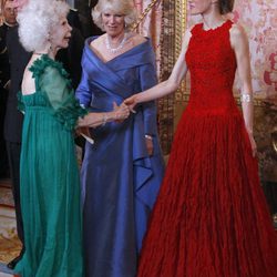 La duquesa de Alba junto a Letizia Ortiz y Camilla Parker Bowles