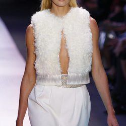 Candice Swanepoel desfila para Giambattista Valli en la semana de la moda de París