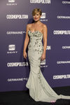 Estilismo de Tania Lladera, con un vestido de corte sirena, en la Gala Cosmopolitan Fun Fearless Female 2011