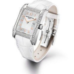 Reloj con correa blanca de la colección Hampton de la firma Baume & Mercier