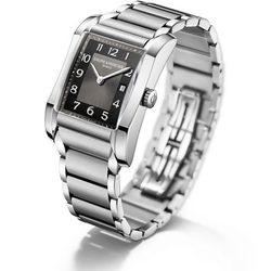 Reloj con esfera negra de la colección Hampton de la firma Baume & Mercier