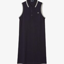 Vestido azul marino de la nueva colección Authentic de Fred Perry