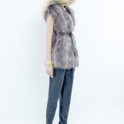 Chaleco de pelo y pantalón azul de la nueva colección otoño/invierno 2015/2016 de Van-Dos
