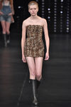 Vestido animal print de la colección primavera/verano 2016 de Yves Saint Laurent en Paris Fashion Week