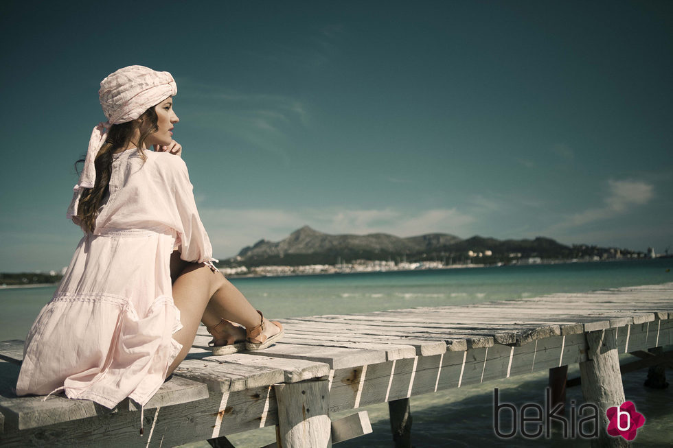 Malena Costa con el turbante solidario de Charo Ruiz y Rosebell