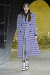 Chaquetón morado de la colección primavera/verano 2016 de Miu Miu en Paris Fashion Week