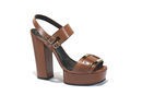Zapato marrón de tacón de la nueva colección primavera/verano 2016 de Roger Vivier