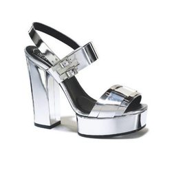 Zapato plateado de tacón de la nueva colección primavera/verano 2016 de Roger Vivier