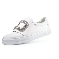 Zapato blanco de la nueva colección primavera/verano 2016 de Roger Vivier