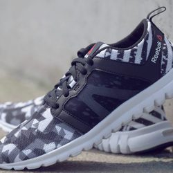 Nuevo modelo de zapatilla Geométrico de Bershka 
