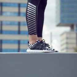 Nuevo modelo de zapatilla deportiva Geométrico de Bershka
