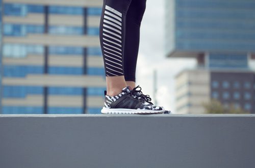 Nuevo modelo de zapatilla deportiva Geométrico de Bershka
