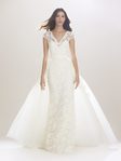 Vestido de novia con capa superpuesta de Carolina Herrera 2016