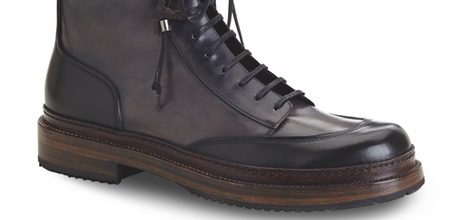Bota marrón oscura de la colección otoño 2015 de Salvatore Ferragamo