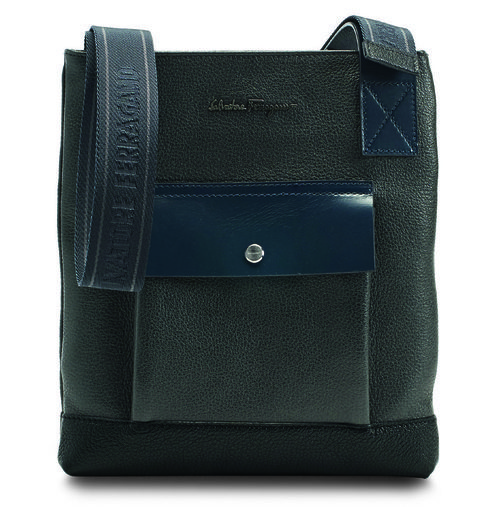 Bolso verde-grisáceo de la colección otoño 2015 de Salvatore Ferragamo