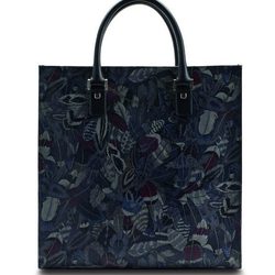 Bolso con motivos de hojas de la colección otoño 2015 de Salvatore Ferragamo