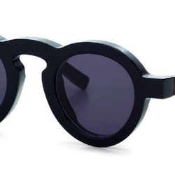 Gafas de sol negras de la colección otoño 2015 de Salvatore Ferragamo
