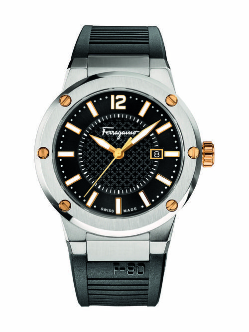 Reloj plateado y negro de la colección otoño 2015 de Salvatore Ferragamo