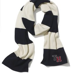 Bufanda blanca y azul de la colección cápsula 2015 del 30 aniversario de Tommy Hilfiger