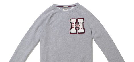 Chaqueta de punto gris de la colección cápsula 2015 del treinta aniversario de Tommy Hilfiger