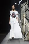 Sudadera blanca y falda larga blanca de la colección cápsula 'Star Wars' primavera/verano 2016 de Alvarno