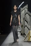 Chaleco negro y pantalón de print animal de la colección cápsula 'Star Wars' primavera/verano 2016 de Alvarno