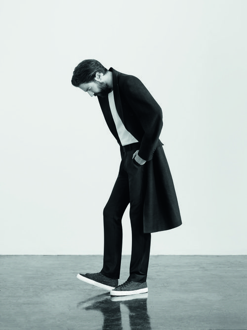 Jack Guinness posando para la campaña de la primera colección para hombre de Superga otoño/invierno 2015/2016