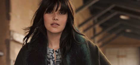 Abrigo marrón y pantalones de cuadros de la colección 'Violeta by Mango' para este invierno 2015