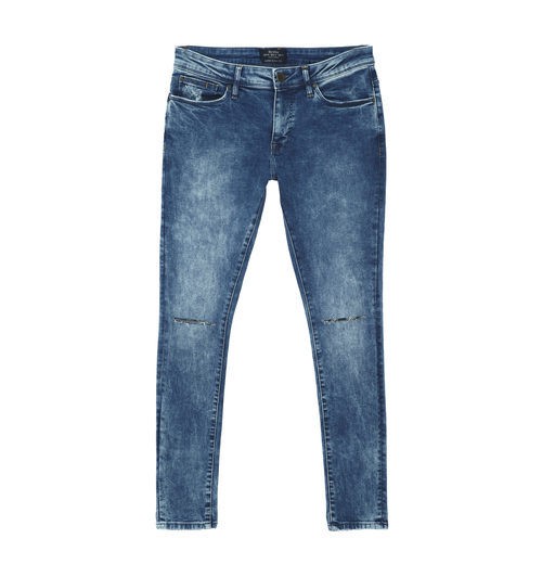 Vaquero pitillo de la colección otoño/invierno 2015/2016 masculina de Bershka 
