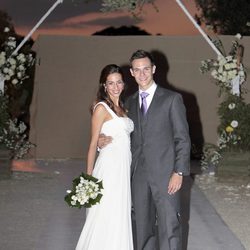 Almudena Cid en su boda con Christian Gálvez con un vestido de Pronovias