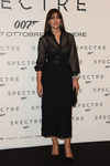 Monica Bellucci con vestido negro en la premiere 'Spectre' en Roma