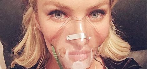 Candice Swanepoel con máscara de oxígeno mala antes del desfile de Victoria's Secret 2015