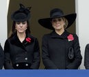 La Duquesa de Cambridge y Máxima de Holanda con trajes negros en el domingo del recuerdo
