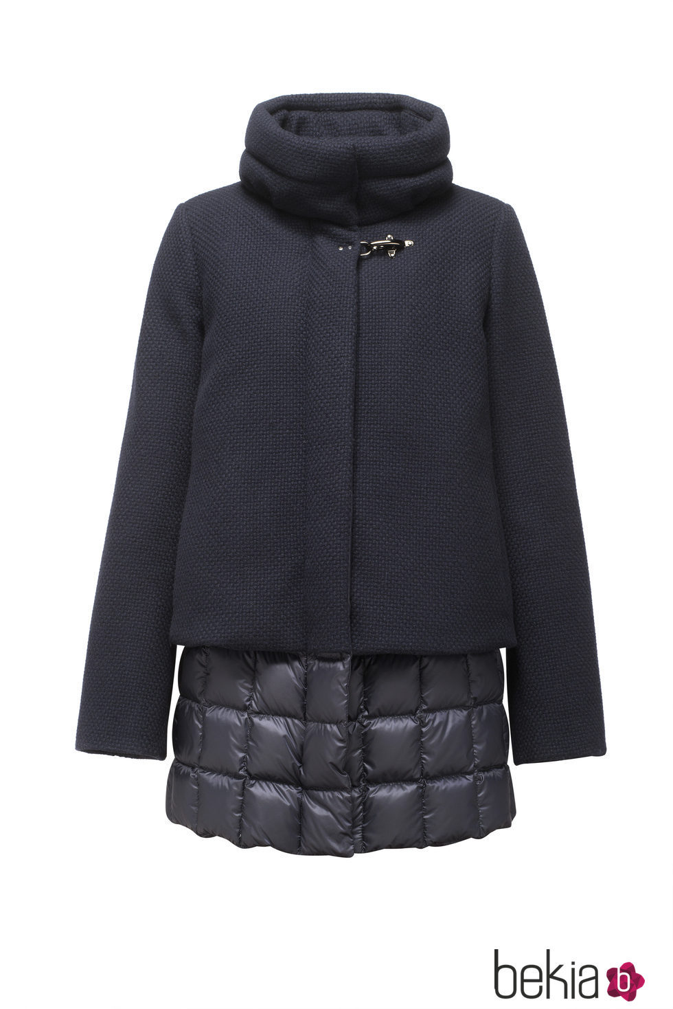 Abrigo azul marino acolchado de la colección para el otoño/invierno 2015/2016